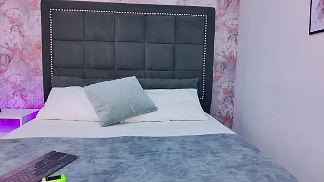 AmbherBlake online show from 11-14-25, 03:21