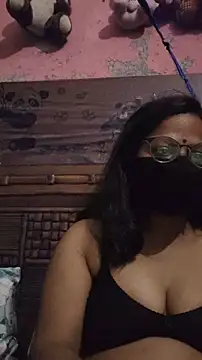 Snapshot of shalubhabhi69 chatting on 03-13-26, 08:47 shalubhabhi69 online show from 03-13-26, 08:47