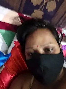 Snapshot of shalubhabhi69 chatting on 10-28-25, 07:46 shalubhabhi69 online show from 10-28-25, 07:46