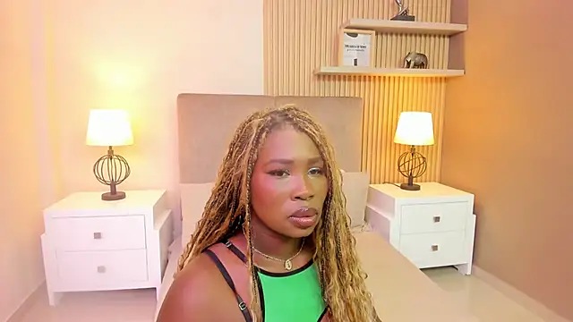 SerenaWinslow online show from 04-15-26, 11:59