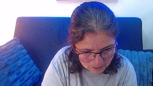 Linda banks  online show from 11-14-25, 01:31