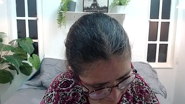 Linda banks  online show from 05-23-26, 01:26