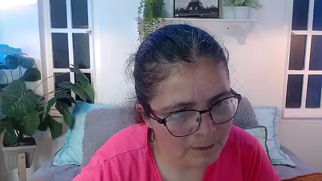 Linda banks  online show from 03-12-26, 01:33