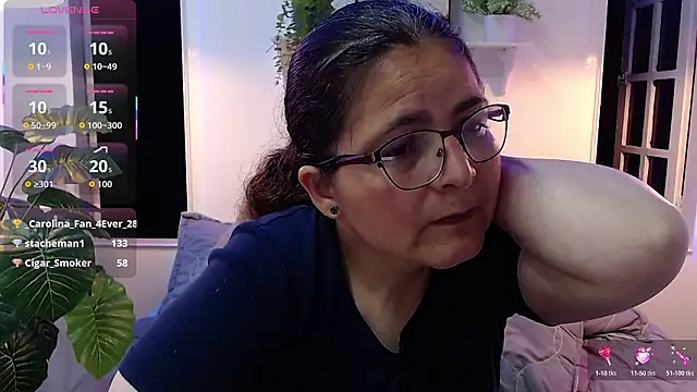 Snapshot of Linda_banks_ chatting on 01-16-26, 02:26 Linda banks online show from 01-16-26, 02:26