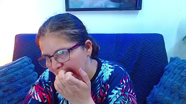 Linda banks  online show from 09-09-25, 01:38