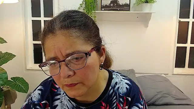 Linda banks  online show from 05-26-26, 01:15