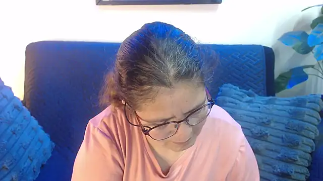 Snapshot of Linda_banks_ chatting on 02-12-26, 01:49 Linda banks online show from 02-12-26, 01:49