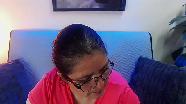 Linda banks  online show from 11-28-25, 01:28