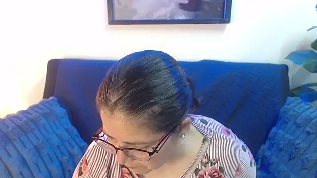 Snapshot of Linda_banks_ chatting on 02-15-26, 01:39 Linda banks online show from 02-15-26, 01:39