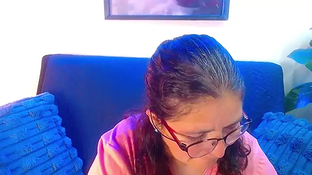 Snapshot of Linda_banks_ chatting on 03-01-26, 01:49 Linda banks online show from 03-01-26, 01:49