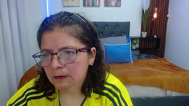 Linda banks  online show from 09-10-25, 01:37