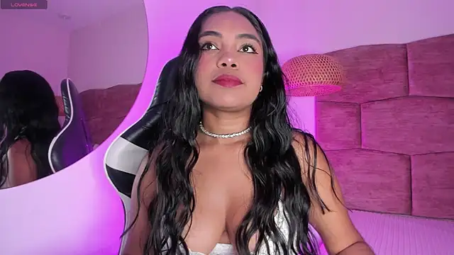 Snapshot of dani_velvet chatting on 12-04-25, 02:43 dani velvet online show from 12-04-25, 02:43