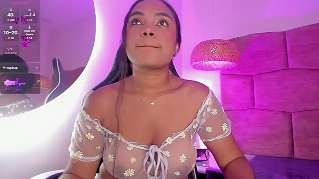 Snapshot of dani_velvet chatting on 11-28-25, 02:56 dani velvet online show from 11-28-25, 02:56