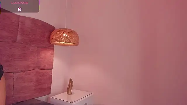 Snapshot of dani_velvet chatting on 03-27-26, 03:04 dani velvet online show from 03-27-26, 03:04