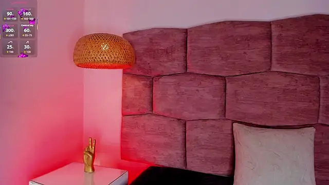 Snapshot of dani_velvet chatting on 12-21-25, 02:35 dani velvet online show from 12-21-25, 02:35