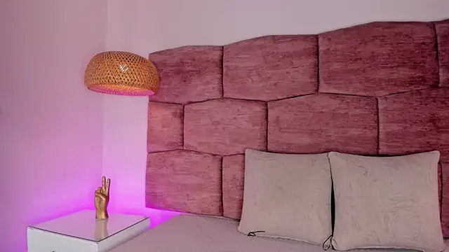 Snapshot of dani_velvet chatting on 11-16-25, 03:44 dani velvet online show from 11-16-25, 03:44