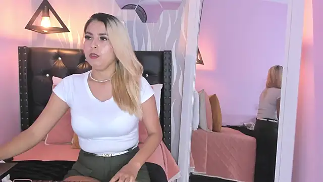 lucia-cute online show from 05-27-26, 07:21