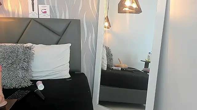 lucia-cute online show from 01-10-26, 06:36