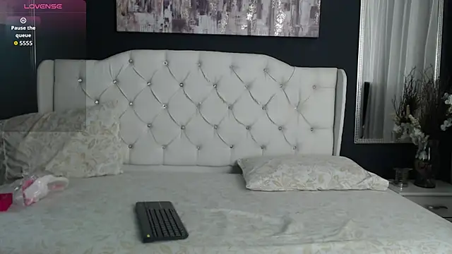 MELANISHAW online show from 09-15-25, 03:07