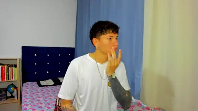 Tatiiana n Damiian online show from 11-09-25, 09:08