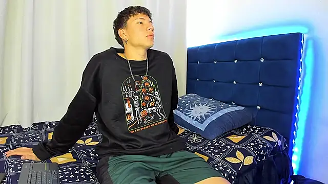 Tatiiana n Damiian online show from 09-21-25, 02:00