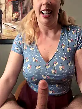 EllieEnchantress online show from 12-22-25, 08:03