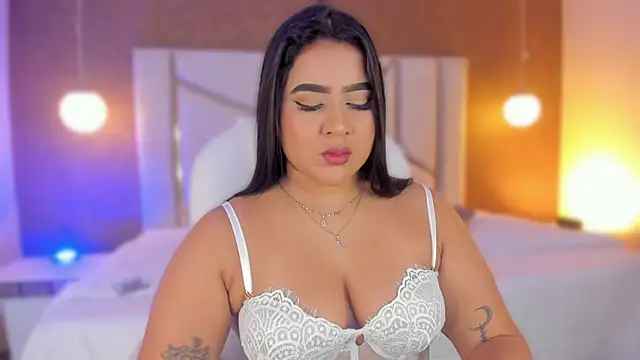 Snapshot of Caro_Suarez chatting on 10-19-25, 12:08 Caro Suarez online show from 10-19-25, 12:08