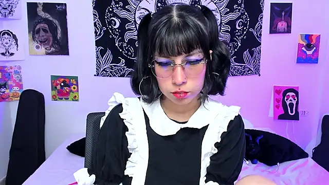 Snapshot of Rose_72 chatting on 06-11-26, 03:20 Rose 72 online show from 06-11-26, 03:20