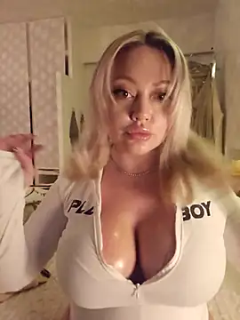 misstitmouseofficial online show from 12-15-25, 06:14