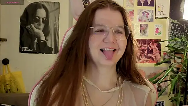 Sienna-Cow online show from 10-25-25, 01:12