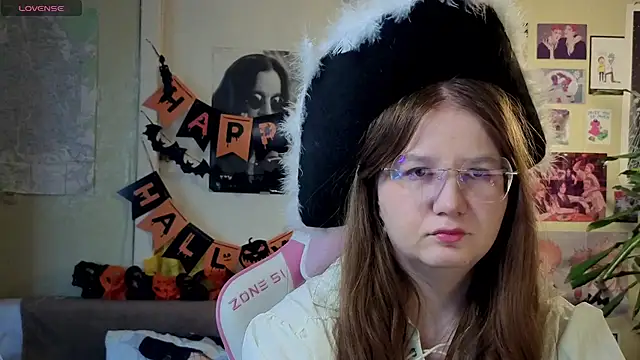 Sienna-Cow online show from 10-28-25, 10:58