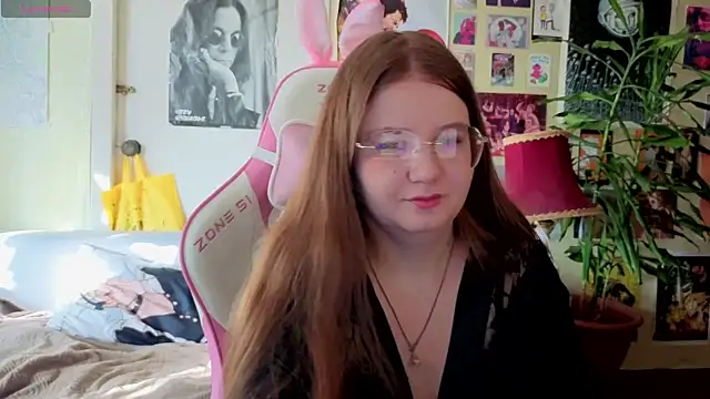 Sienna-Cow online show from 10-03-25, 12:06