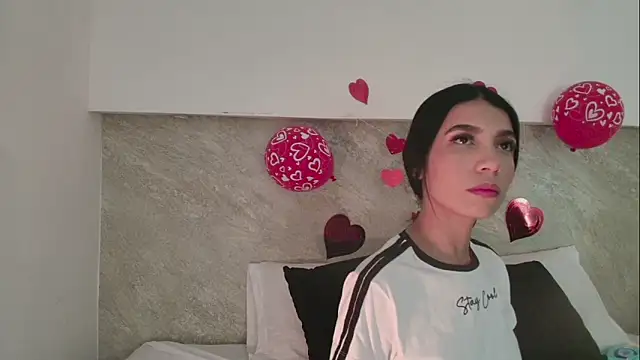 Snapshot of Dixie_grey1 chatting on 02-15-26, 01:43 Dixie grey1 online show from 02-15-26, 01:43