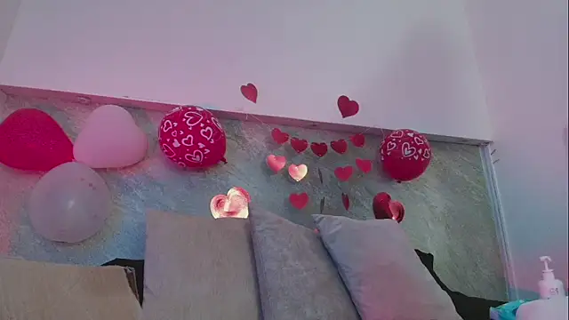 Snapshot of Dixie_grey1 chatting on 02-14-26, 01:44 Dixie grey1 online show from 02-14-26, 01:44