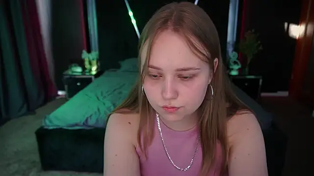 CrystallPaws online show from 09-22-25, 01:50