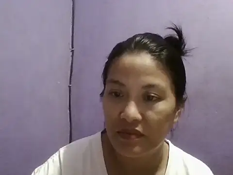 Snapshot of Uniquebeauty32 chatting on 11-04-25, 11:08 Uniquebeauty32 online show from 11-04-25, 11:08