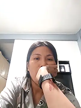 Uniquebeauty32 online show from 03-12-26, 01:00