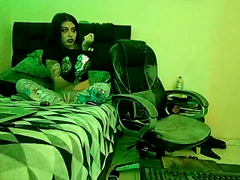 saenzjulieta1 online show from 10-29-25, 01:04