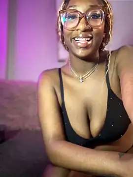 Snapshot of 1mistaGoodWood chatting on 06-11-26, 03:03 1mistaGoodWood online show from 06-11-26, 03:03