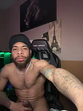 Snapshot of 1mistaGoodWood chatting on 01-18-26, 04:05 1mistaGoodWood online show from 01-18-26, 04:05