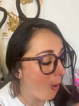 hotadhara01 online show from 11-10-25, 04:45