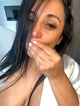 hotadhara01 online show from 09-26-25, 03:30