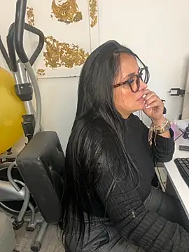 hotadhara01 online show from 10-30-25, 02:32