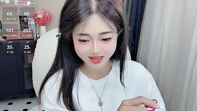 Snapshot of CeeKie chatting on 07-28-26, 01:43 CeeKie online show from 07-28-26, 01:43