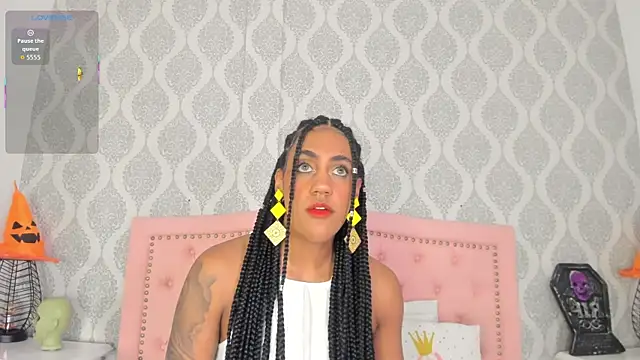 OnlyGia online show from 10-30-25, 07:44