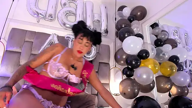 OnlyGia online show from 06-07-26, 04:18
