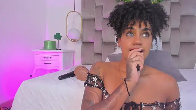 OnlyGia online show from 03-17-26, 03:53