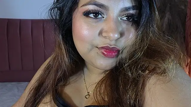 Snapshot of Hela_Collins chatting on 10-17-25, 04:49 Hela Collins online show from 10-17-25, 04:49