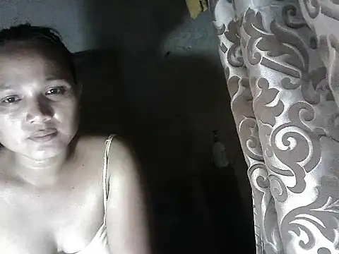 Snapshot of lady_helen00 chatting on 10-15-25, 11:18 lady helen00 online show from 10-15-25, 11:18
