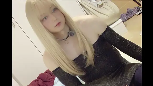 Mia032 online show from 10-27-25, 03:57